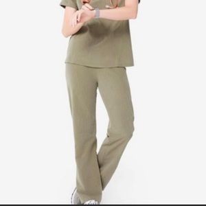 Figs Heather Olive Livingston. NWOT. Never worn. MT